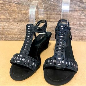 East5th Black Wedge Sandals sz6